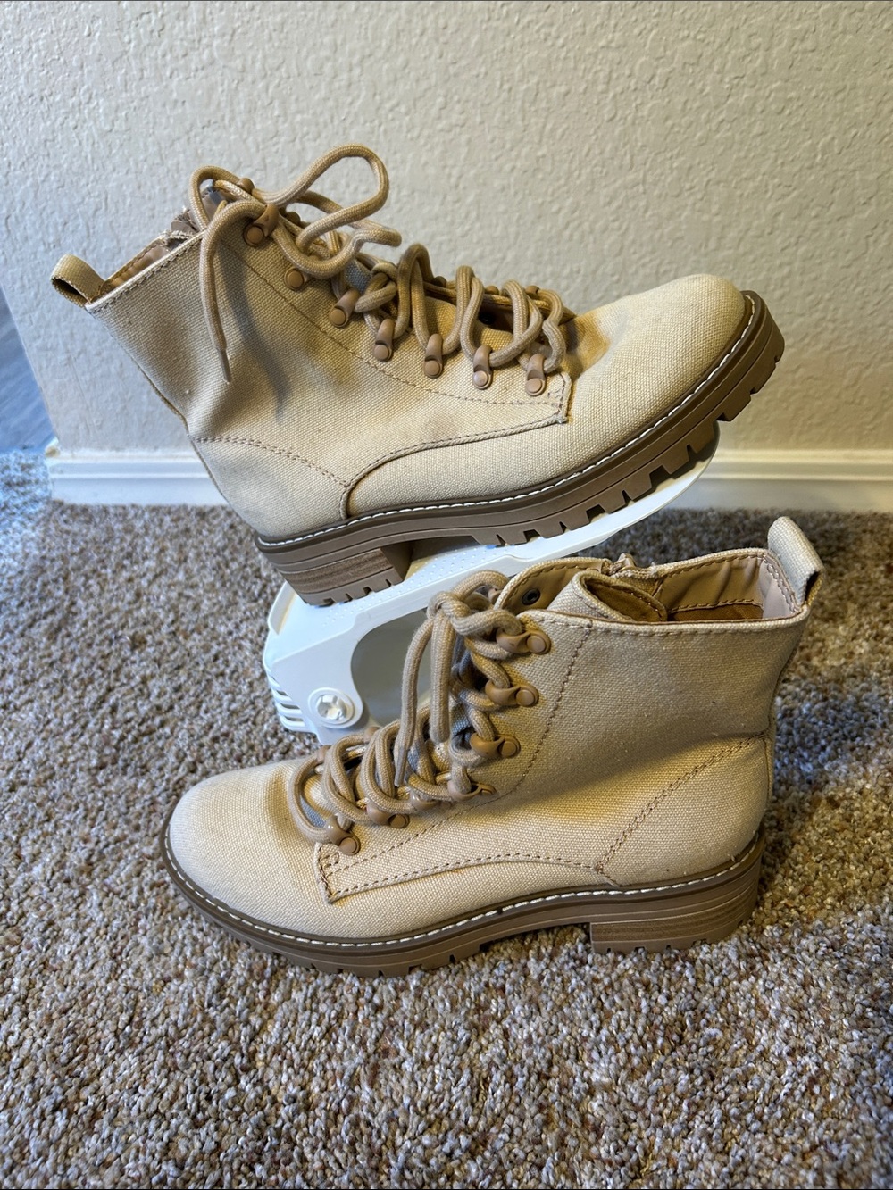 Universal Thread Women's Parker Lace-Up Combat Boots size 7
